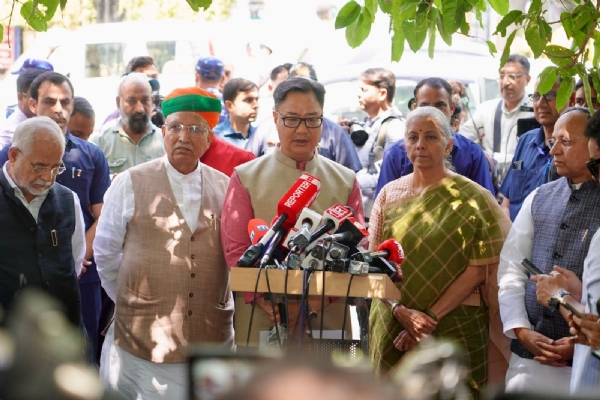 भाजपच्या शिष्टमंडळाने घेतली निवडणूक आयोगाची भेट