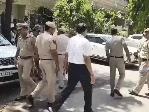 Delhi IRS Officer Murder Daughter Amar Colony