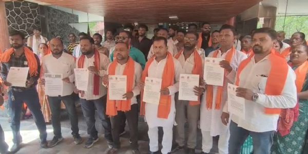 अकोल्यात ठाकरे गटाला मोठा धक्का, शेकडो कार्यकर्त्यांचे राजीनामे!