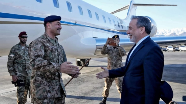 युद्धविरामाच्या पार्श्वभूमीवर इराणच्या परराष्ट्र मंत्र्यांची असिम मुनीर यांच्याशी फोनवर चर्चा