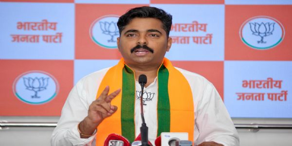 दुर्योधनाबरोबर राहणारे संजय राऊत हे दु:शासन तर राघव पांडवांसोबतच - नवनाथ बन