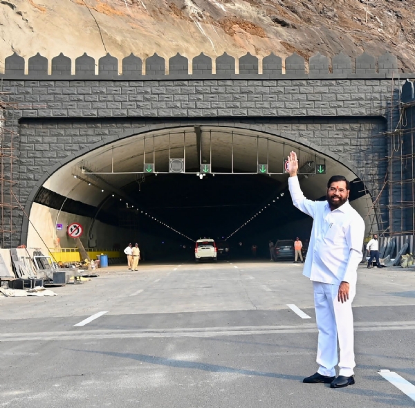 मिसिंग लिंक एकनाथ शिंदे