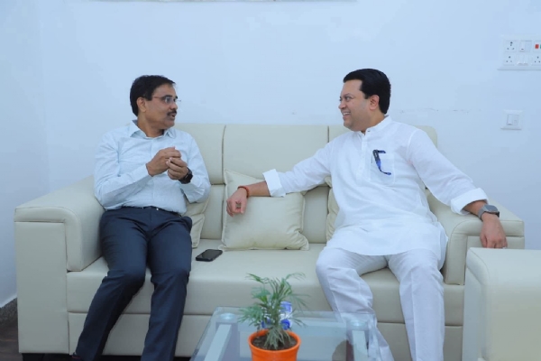 जिल्हाधिकारी