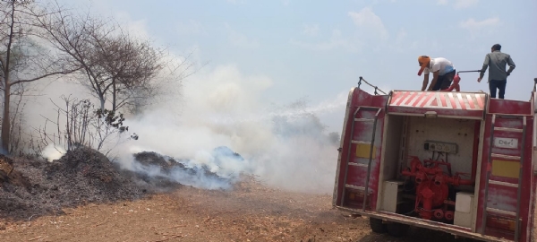 मानवत अग्निशमन दलाच्या तत्परतेमुळे मोठा अनर्थ टळला नागरजवळा शिवारातील शेतात आग; मोठे नुकसान, जीवितहानी टळली