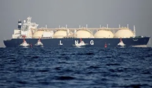 इराण युद्धानंतर पहिल्यांदाच एलएनजी टँकरने होर्मुझ मार्ग ओलांडला, टँकर भारताजवळ दिसला