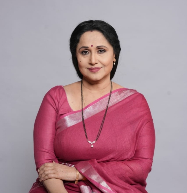 अभिनेत्री निशिगंधा वाड यांचे ‘तुला पाहता’ चित्रपटातून चित्रपटसृष्टीत कमबॅक