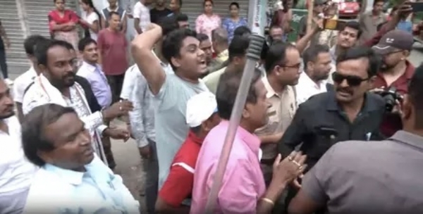 प.बंगाल: मतदानादरम्यान अनेक ठिकाणी हिंसाचार; भाजप-टीएमसी समर्थकांमध्ये संघर्ष