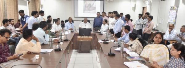 वैद्यकीय शिक्षण मंत्री हसन मुश्रीफ आढावा बैठक