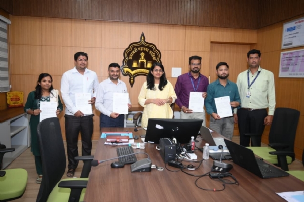 उत्कृष्ट रिल निर्मात्यांचा मनपा आयुक्तांच्या हस्ते सत्कार; मतदान जनजागृतीसाठी तरुणांचा गौरव