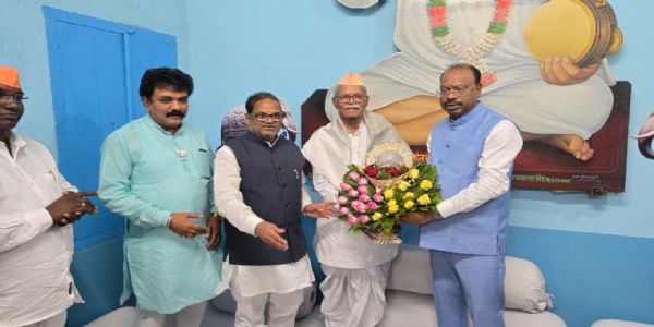 पद्मश्री जाहीर झाल्याबद्दल जनार्दन बोथे गुरुजींचा बावनकुळे यांच्या हस्ते सन्मान