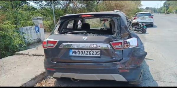 अकोला: एसटी बस अनियंत्रित होऊन क्रेटा व मॅक्सिमोवर धडकली, सुदैवाने जीवितहानी टळली