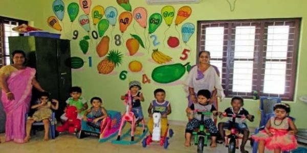 खासगी शाळांना टक्कर देण्यासाठी रायगड जिप मैदानात; अंगणवाड्यांतूनच इंग्रजी शिक्षणाची सुरुवात