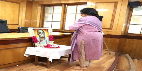 राजधानीत राष्ट्रसंत तुकडोजी महाराज जयंतीनिमित्त अभिवादन