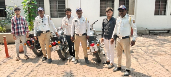 पोलीस कारवाई पोलीस कारवाई