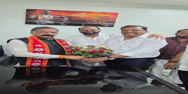 शिवसेना नेते राजन साळवी यांनी अकोल्यात घेतला आढावा!