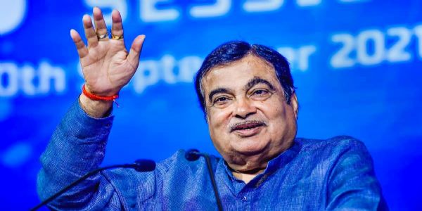 “सेक्युलर म्हणजे धर्मनिरपेक्ष नव्हे सर्वधर्म समभाव”- नितीन गडकरी