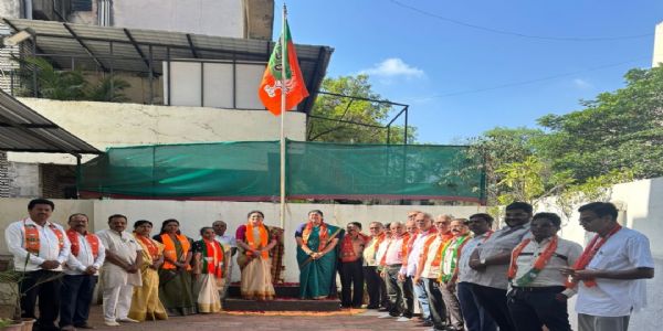 नाशिकमध्ये भाजपचा स्थापनादिन उत्साहात