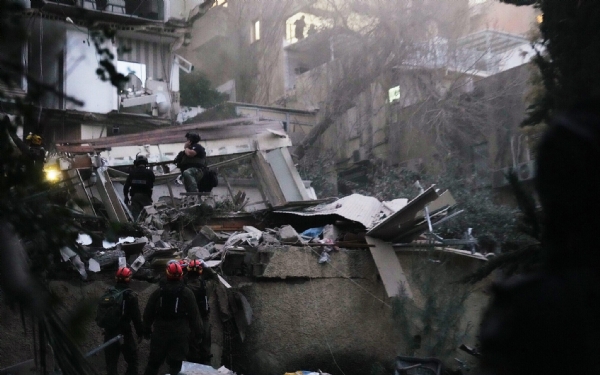 तेहरानजवळील निवासी इमारतीवर बॉम्ब हल्ला, १३ जणांचा मृत्यू