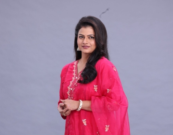 ‘दीपज्योती’ मालिकेत पूर्वा कौशिकचा नवा अवतार