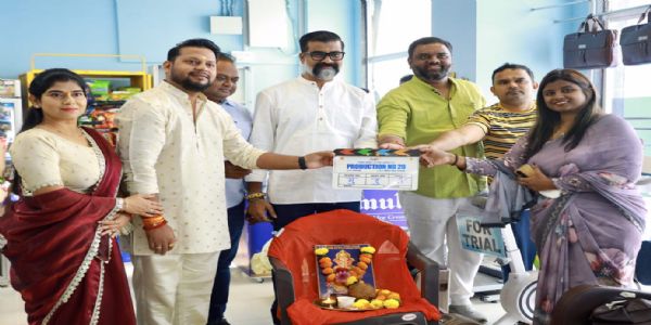 प्रकाश कुंटेच्या नव्या चित्रपटाचा मुहूर्त संपन्न