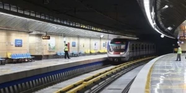 इस्रायलकडून इराणी नागरिकांना रेल्वेगाड्या, रेल्वे रुळांपासून दूर राहण्याचा इशारा