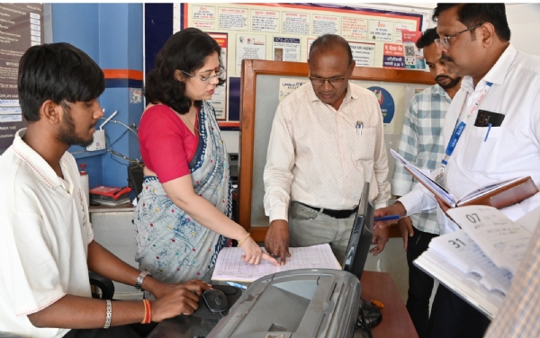 चंद्रपूर : अधिका-यांनी नियमितपणे तपासणी करावी :- जिल्हाधिकारी वसुमना पंत