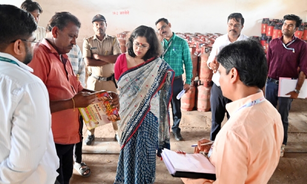 चंद्रपूर : जिल्ह्यात पेट्रोल, डिझेल व सिलिंडरचा पुरेसा साठा उपलब्ध