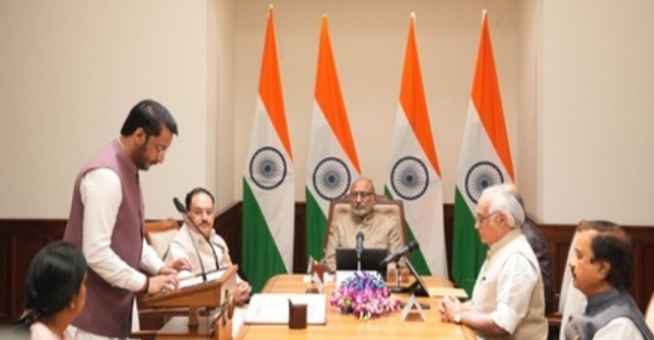 पार्थ पवार शपथ