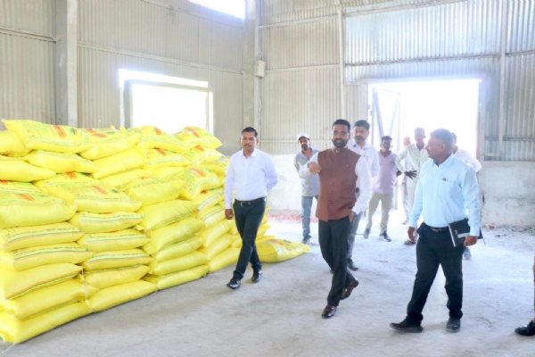 युरिया खतांची पहिली रेक दाखल