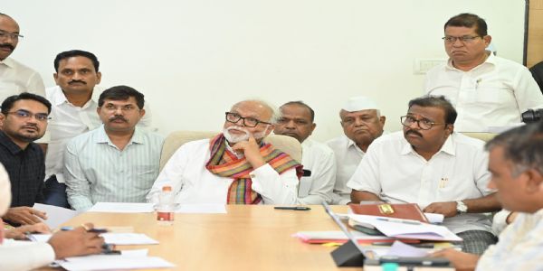 पिण्याच्या पाण्यास प्राधान्य देवून टंचाईग्रस्त गावांसाठी सुयोग्य नियोजन करावे -  मंत्री भुजबळ