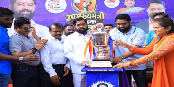 क्रिकेटच्या मैदानात उपमुख्यमंत्री शिंदे यांची फटकेबाजी; `ठाणे प्रिमियर लीग