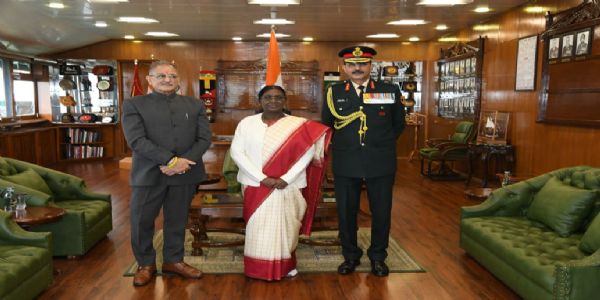 राष्ट्रपतींची शिमला येथील लष्कर प्रशिक्षण कमांडच्या मुख्यालयाला भेट