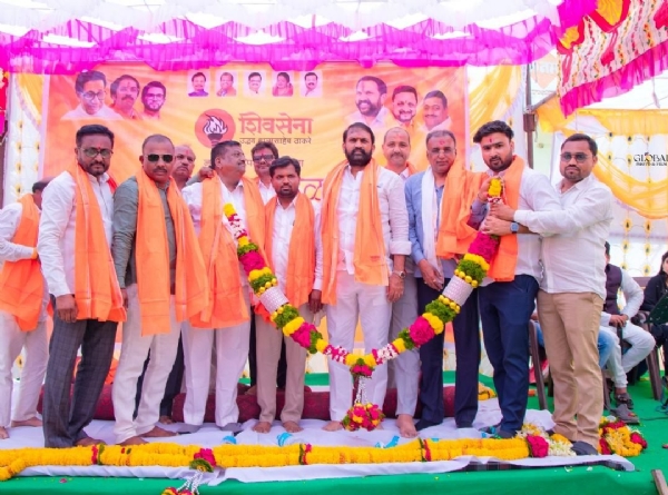 परभणी जिल्हा पुन्हा भगवामय करणार - आमदार डॉ राहुल पाटील यांचा निर्धार शिवसेना (उद्धव बाळासाहेब ठाकरे) पक्षाच्या नूतन पदाधिकाऱ्यांचा सत्कार परभणी जिल्हा पुन्हा भगवामय करणार - आमदार डॉ राहुल पाटील यांचा निर्धार शिवसेना (उद्धव बाळासाहेब ठाकरे) पक्षाच्या नूतन पदाधिकाऱ्यांचा सत्कार