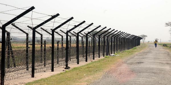 भारत-बांग्लादेश सीमेवर काटेरी तार लावण्यासाठी जमीन अधिग्रहण प्रक्रियेला सुरुवात