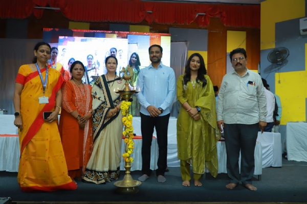 पीसीपीएनडीटी जनजागृती व ‘स्त्री जन्माचे स्वागत’ कार्यशाळेचे उद्घाटन पीसीपीएनडीटी जनजागृती व ‘स्त्री जन्माचे स्वागत’ कार्यशाळेचे उद्घाटन