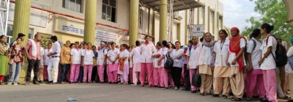 PDMC मध्ये परिचारिकांचे अचानक कामबंद आंदोलन; PDMC मध्ये परिचारिकांचे अचानक कामबंद आंदोलन;