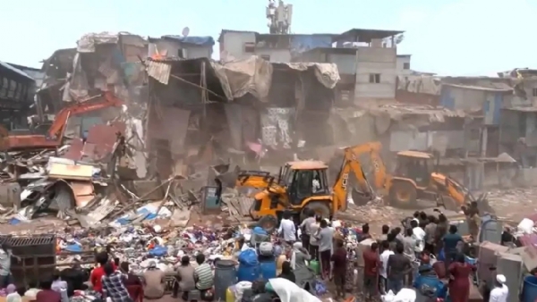Bulldozers Move Bandra Garib Nawaz Slum