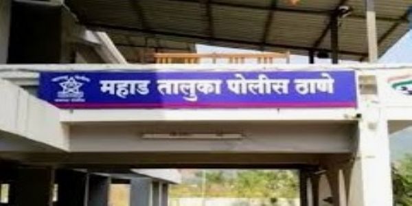 महाडमध्ये पार्किंग वादातून कुटुंबावर हल्ला; महिलेशी गैरवर्तन, दागिने व रोकड लंपास