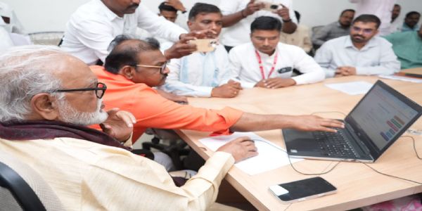 मंत्री छगन भुजबळ यांच्या हस्ते जनगणना टप्पा एक स्वगणना कार्यक्रमाचा शुभारंभ