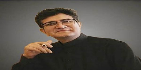 'प्रसार भारती'च्या अध्यक्षपदी गीतकार, लेखक प्रसून जोशी यांची नियुक्ती