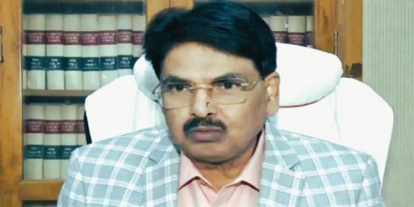देशातील 40 टक्के वकिलांच्या पदव्या बनावट- मनन कुमार मिश्रा