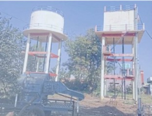 योजना झाली पाण्यात, नागरिक आले त्रासात निष्कृष्ट कामामुळे पेयजल योजनेचा उडाला फज्जा योजना झाली पाण्यात, नागरिक आले त्रासात निष्कृष्ट कामामुळे पेयजल योजनेचा उडाला फज्जा