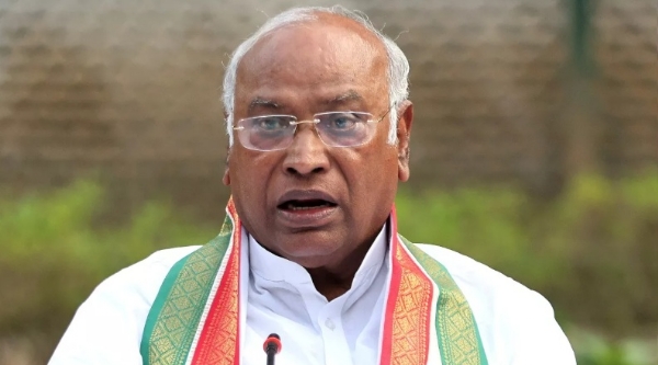INC Kharge Slams Centre Over Rising Petroleum Prices INC Kharge Slams Centre Over Rising Petroleum Prices