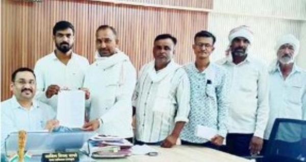 पाच जूनपासून बेमुदत अन्नत्याग आंदोलनाचा इशारा पाच जूनपासून बेमुदत अन्नत्याग आंदोलनाचा इशारा