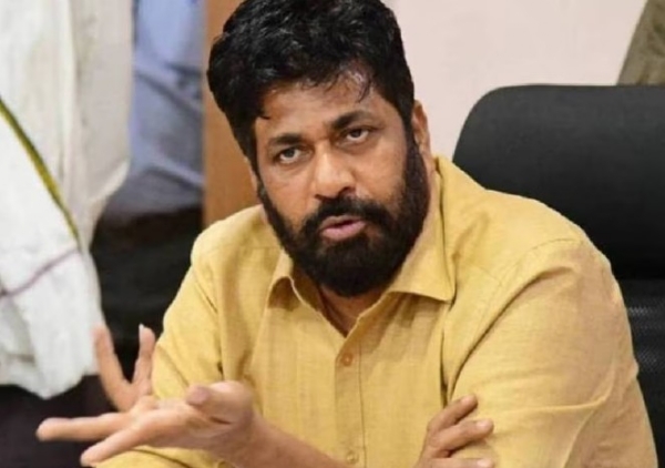 ”पेपर फुटीत हातभार लावणाऱ्यांचे हात सरकारने छाटायला हवे!”, आमदार बच्चू कडूंचे विधान