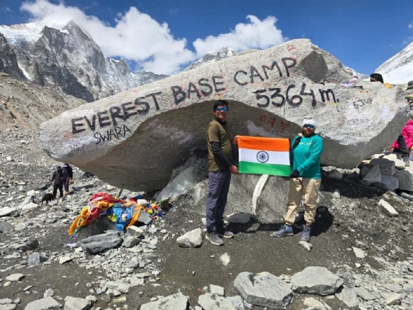 एव्हरेस्ट बेस कॅम्पवर जिल्हा माहिती अधिकारी प्रशांत सातपुते