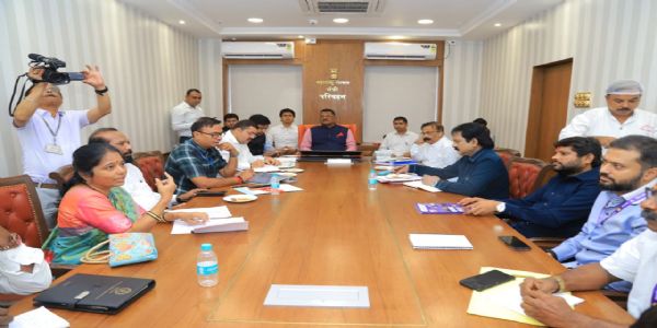 अमराठी रिक्षा-टॅक्सी चालकांना व्यवहारिक मराठीचे धडे; १५ ऑगस्टनंतर मुदतवाढ नाही - मंत्री प्रताप सरनाईक
