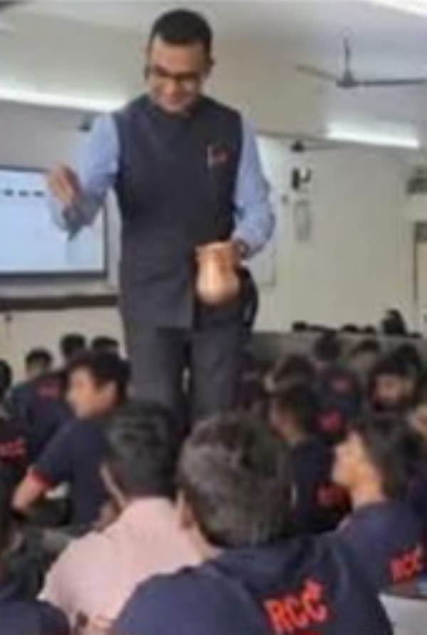 मोटेगावकर
