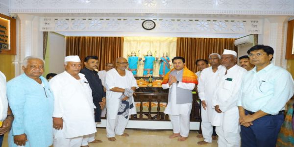 लातूर : अमित देशमुखांची श्री. मोरारी बापूंच्या रामकथेस उपस्थिती