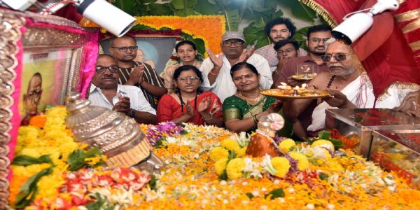 श्री स्वामी समर्थ अन्नछत्र मंडळाच्या पादुकांचे नाशकात आगमन